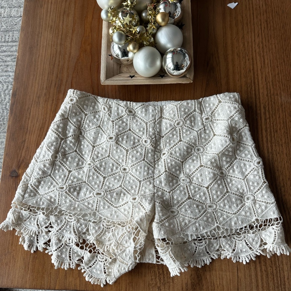 Dolce Vita Cream Lace High Waist Shorts